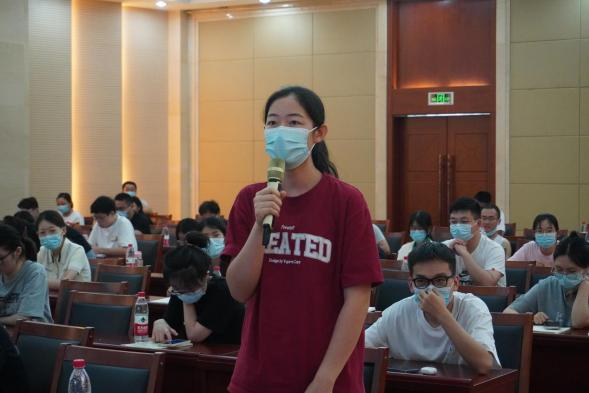 Wiley国际生命科学期刊编辑主任雷蕾做客南农青穗讲堂，共话科技期刊与青年创新